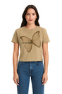 Playera Dama MC / BUTTERFLY KAKI (9096426848479)