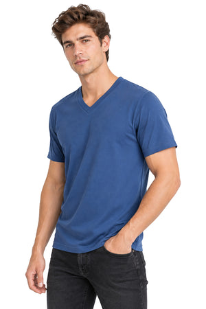 Playera básica cuello V Acero