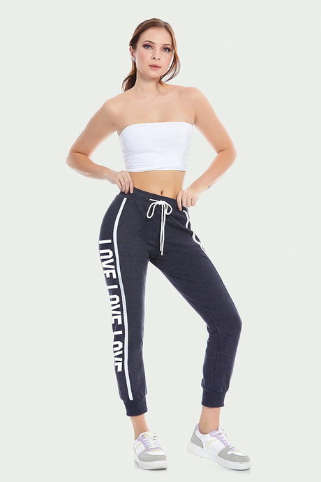 Jogger LOVE en costado (8073930113247)